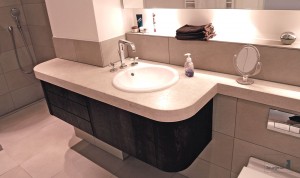 Waschtisch halbschräg